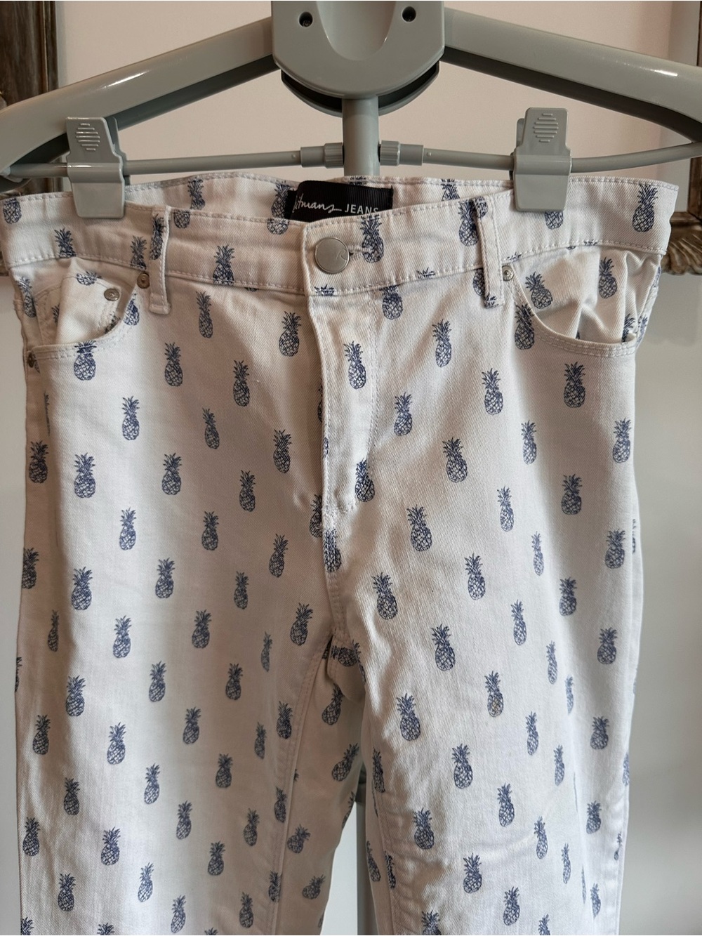 Reitmans White Slim Jeans with Navy Pineapple Print